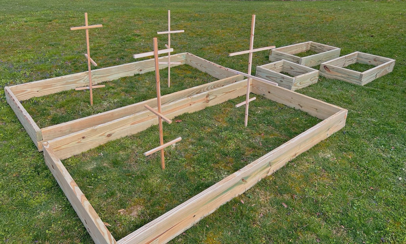 Custom wood garden planters
